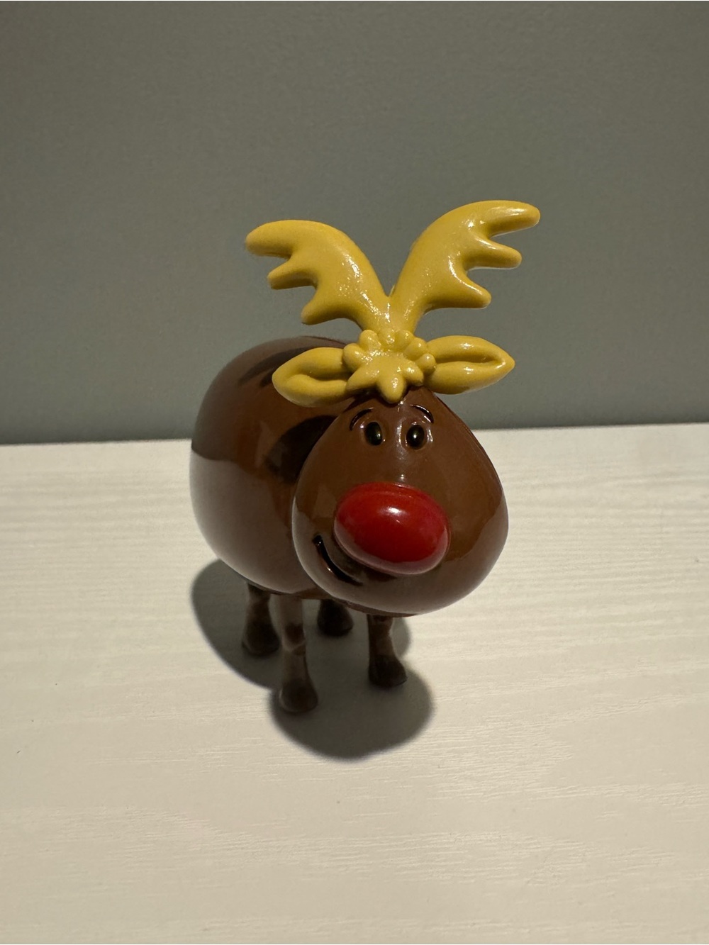 Yellow-Antler Brown Reindeer candy poop dispensing Toy for Kids